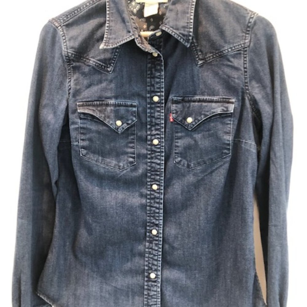 Levi's western shirt with ivory snap buttons, sz M